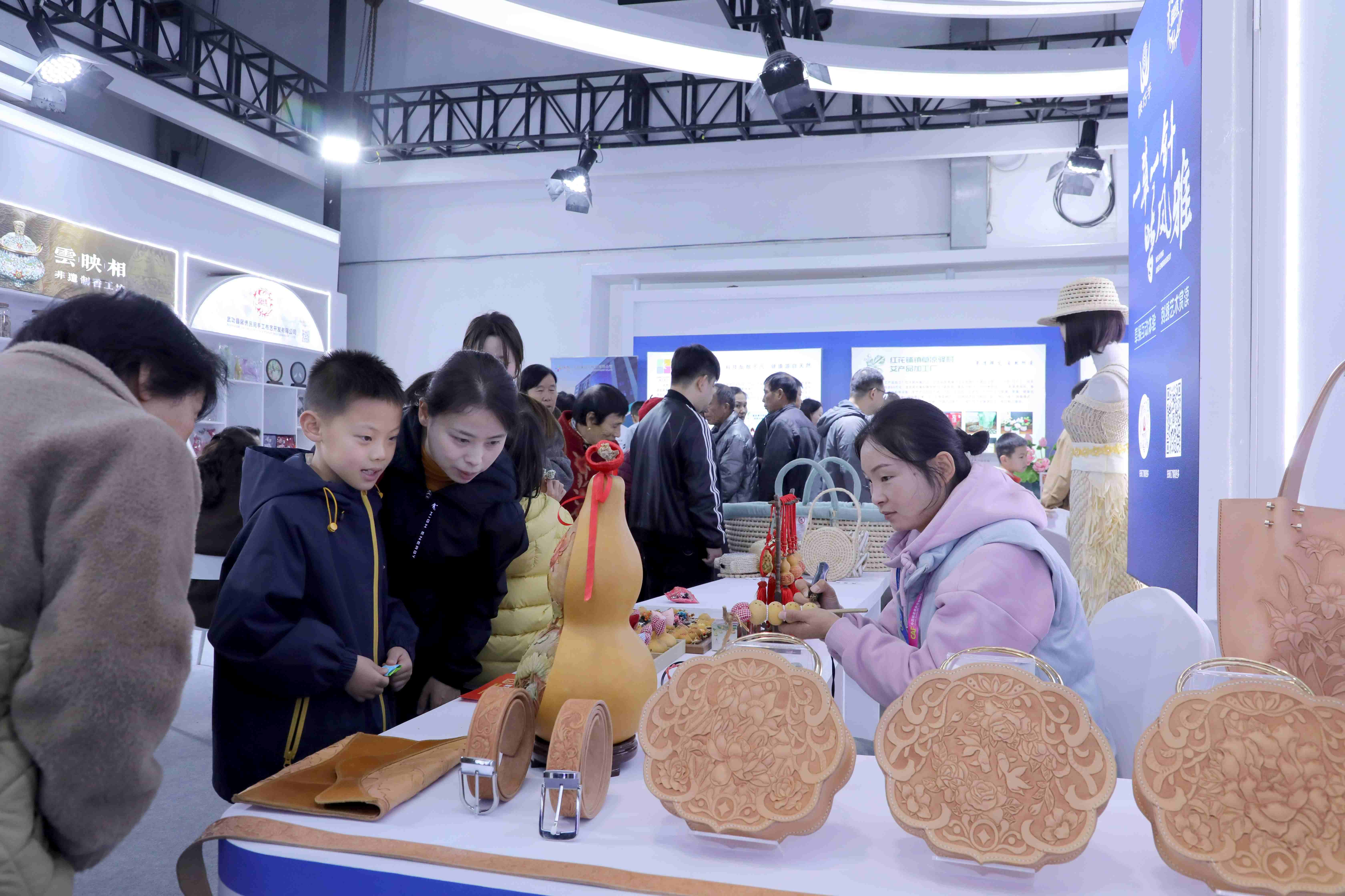 1761553204836014786.jpg eaf4ef67d7e9e2b267d3d158aedc5a8.jpg